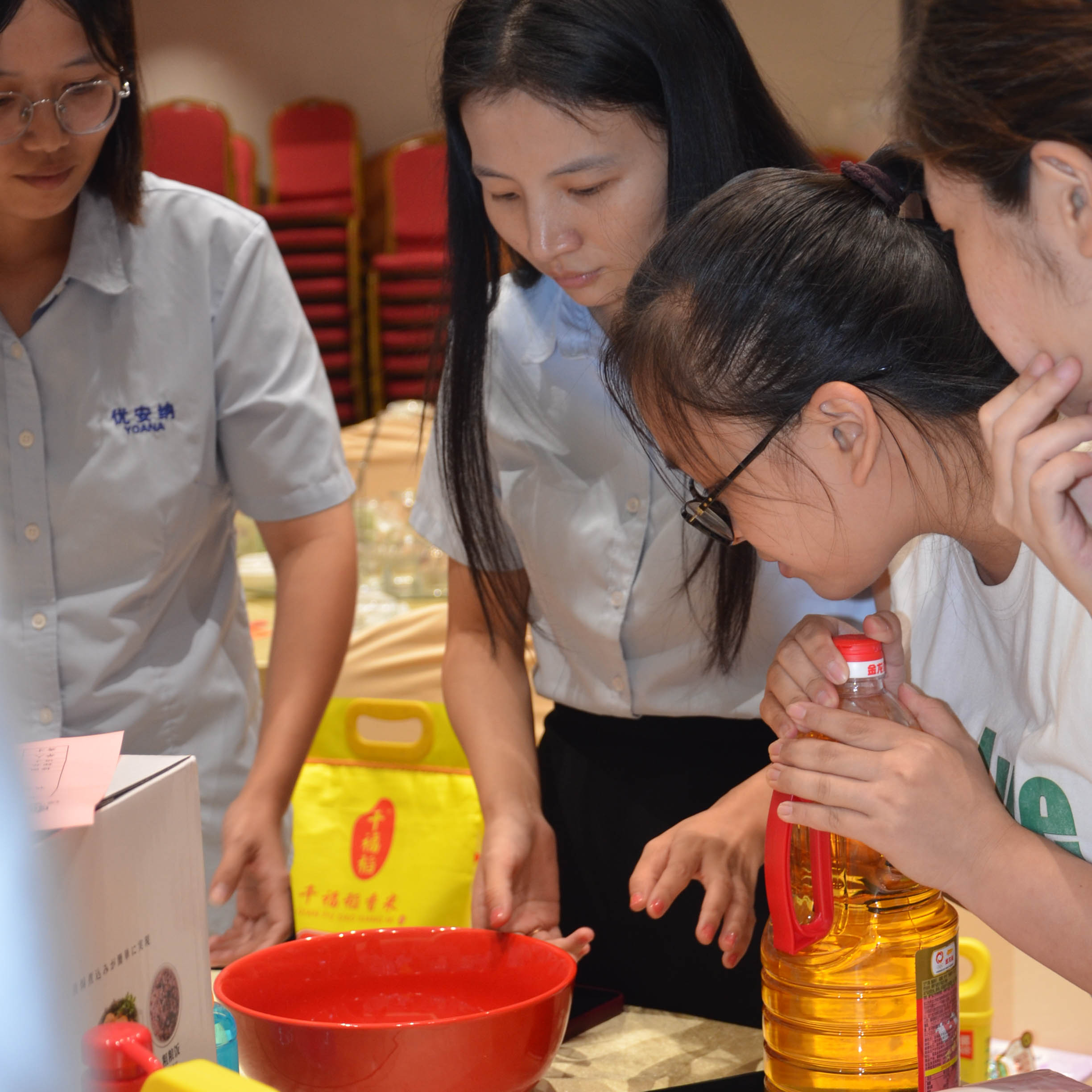 優(yōu)安納中秋團(tuán)圓，溫暖擔(dān)當(dāng)共前行